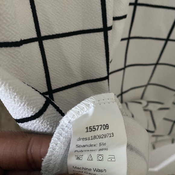 SHEIN - BLACK AND WHITE DRESS - Picture 5 of 11